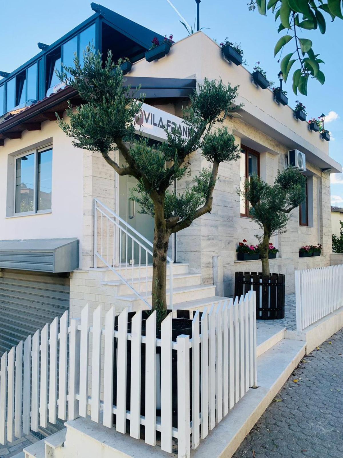 Vila Franko 培拉特 外观 照片