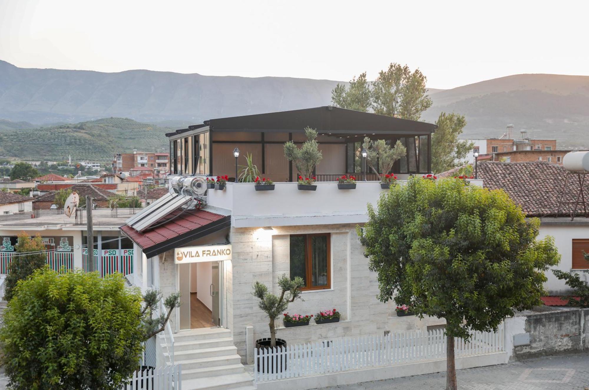 Vila Franko 培拉特 外观 照片